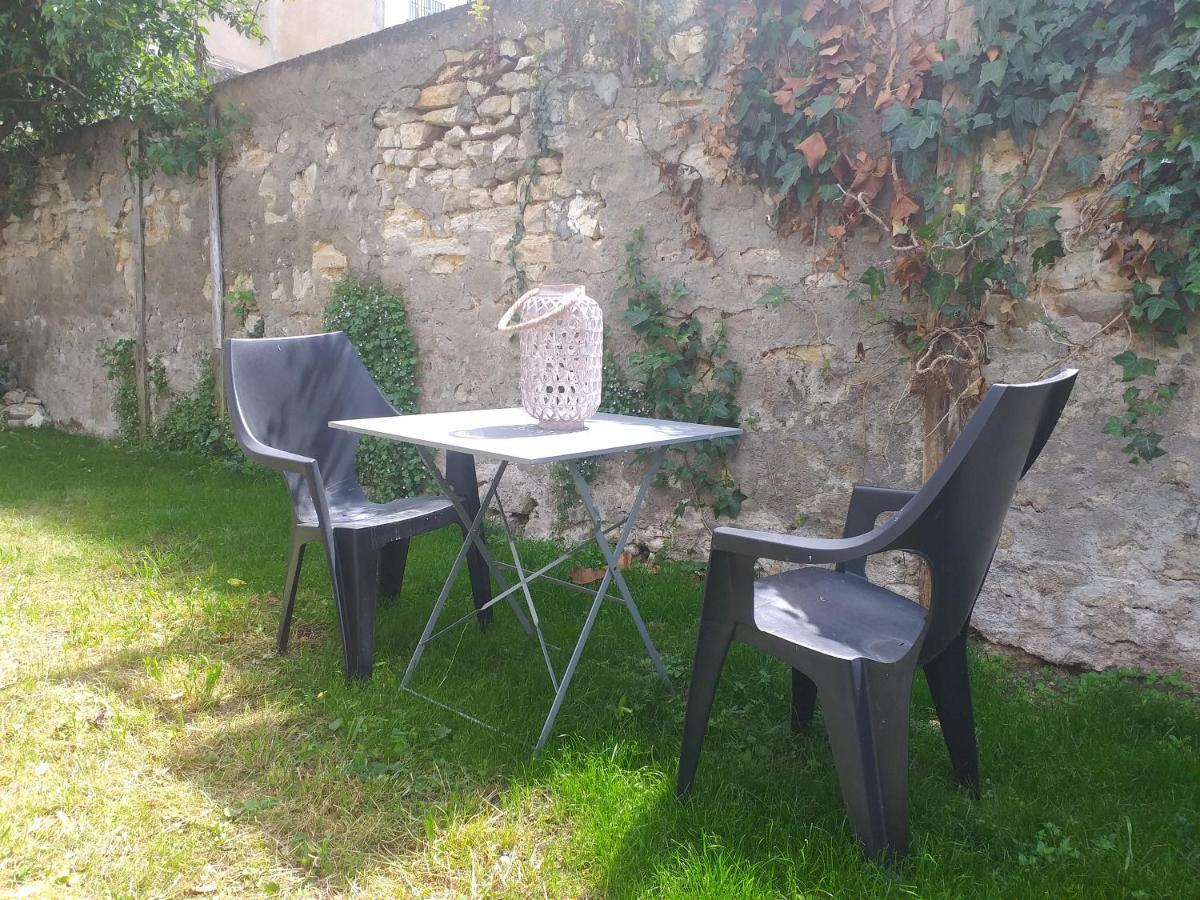 Les Volets Bleus - Refaits à neuf, deux appartements et un studio, Jardin Bourges Exterior foto